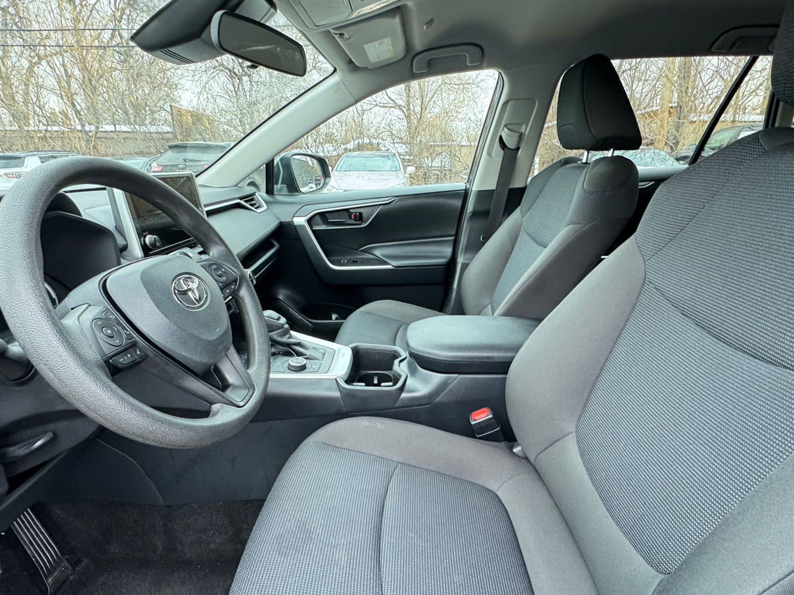 Thumbnail: 2025 Toyota RAV4 - 25