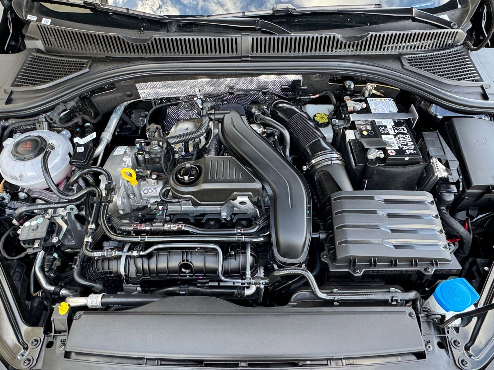 Thumbnail: 2025 Volkswagen Jetta - 31