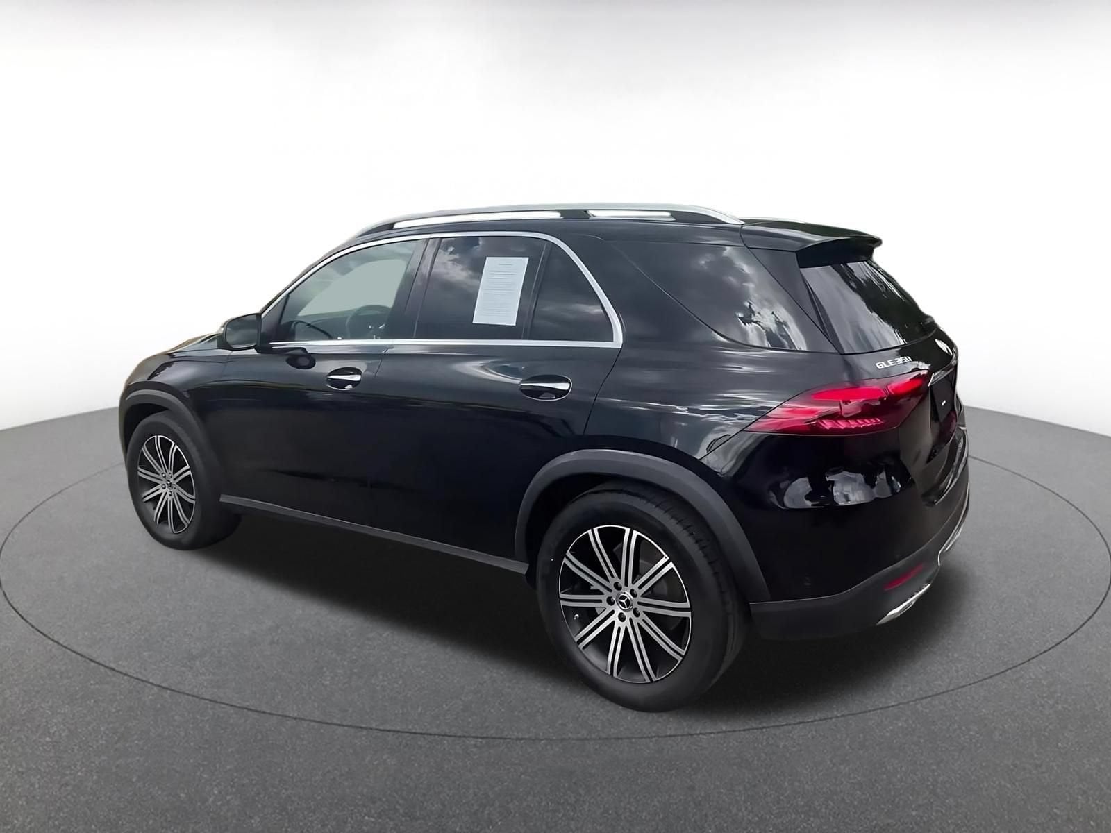 Thumbnail: 2026 Mercedes-Benz GLE - 10
