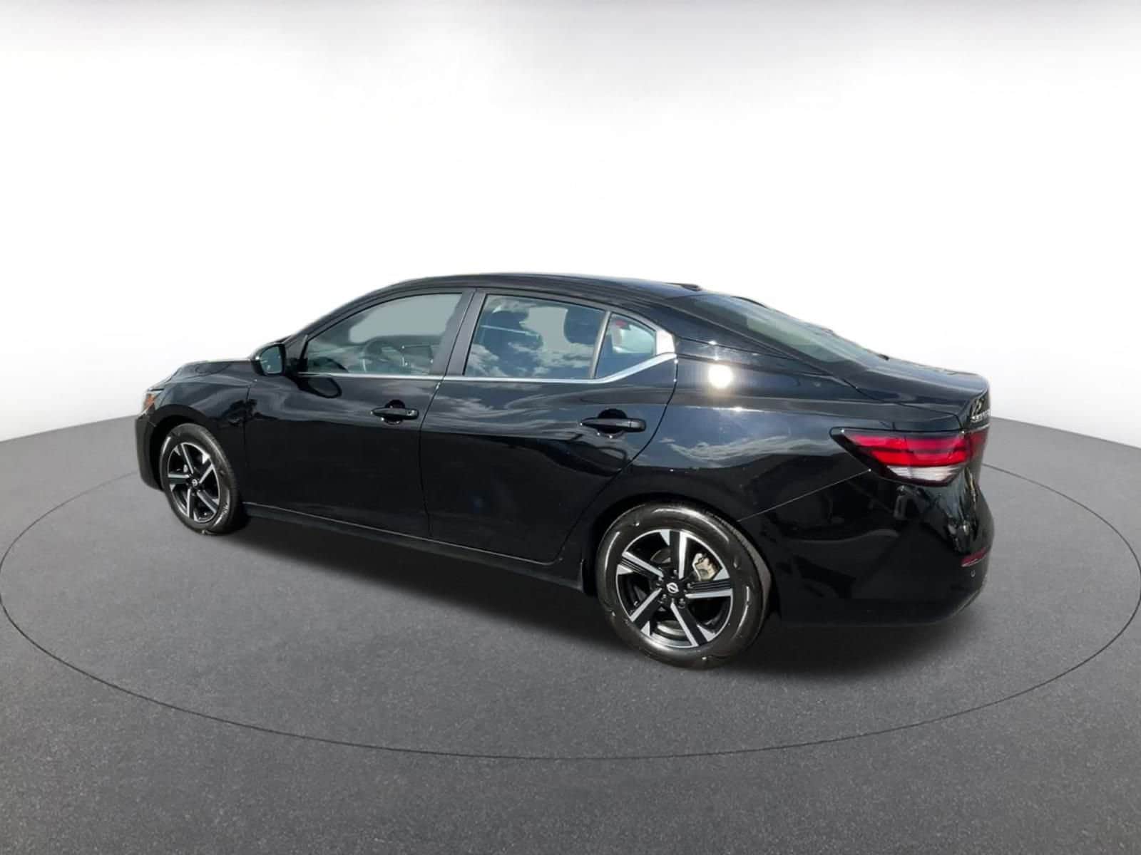Thumbnail: 2024 Nissan Sentra - 10