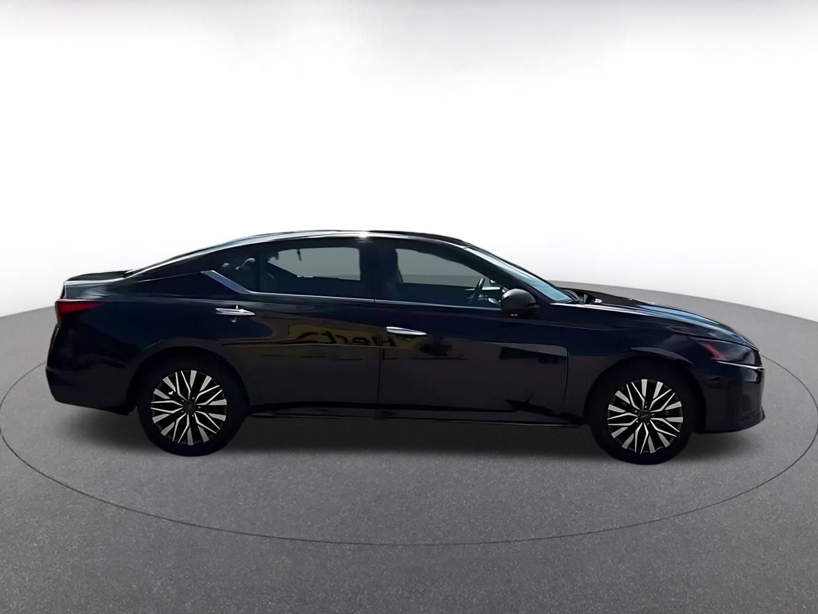 Thumbnail: 2025 Nissan Altima - 12