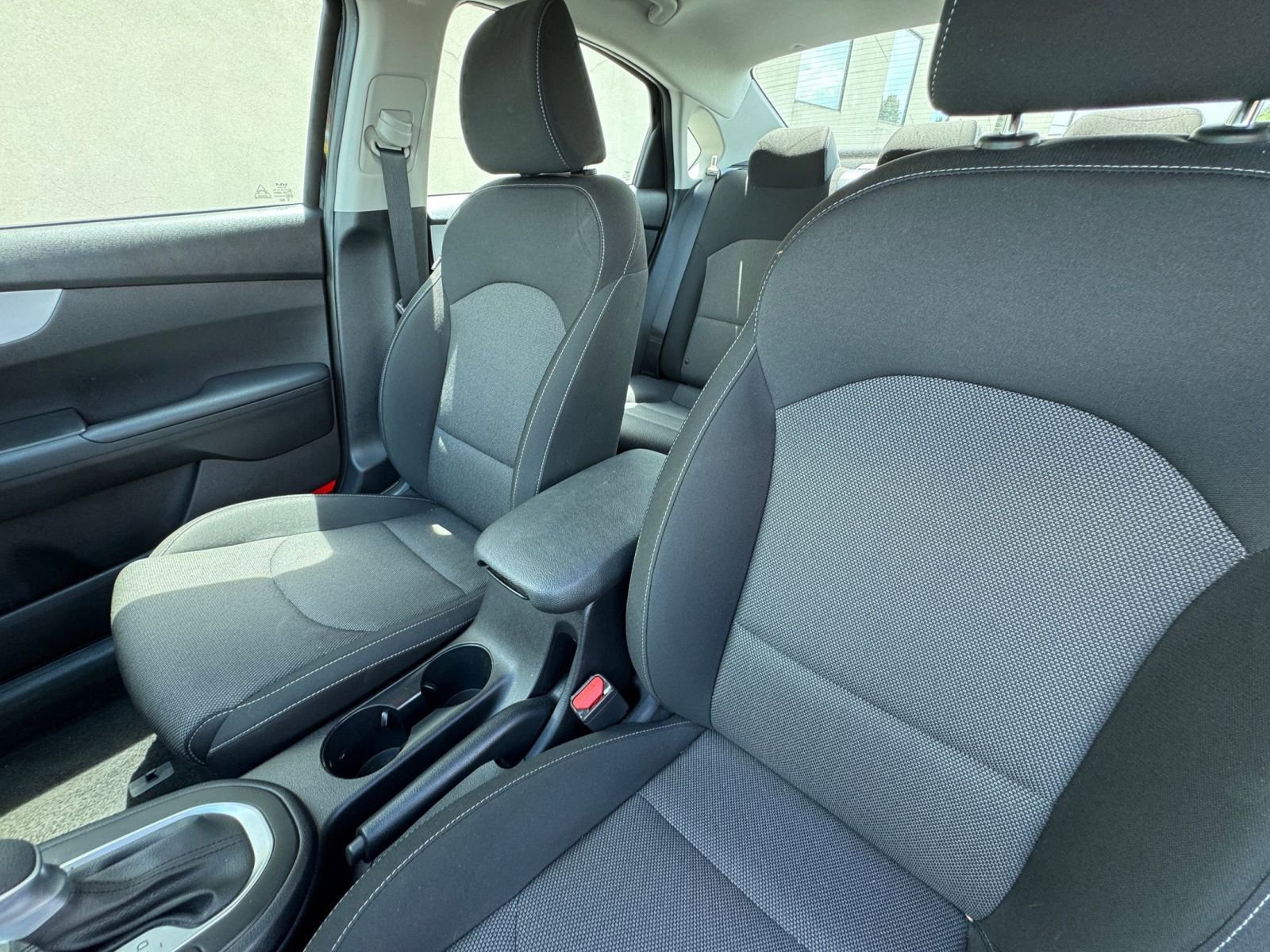 2024 Kia Forte LXS 34