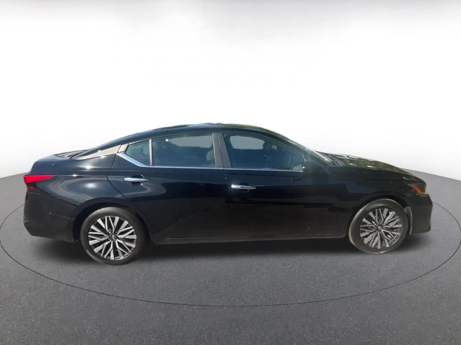 Thumbnail: 2025 Nissan Altima - 15