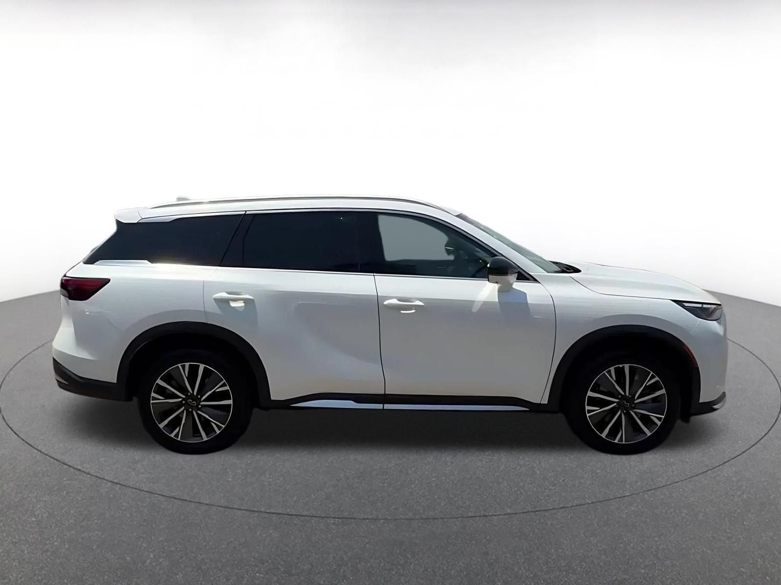 Thumbnail: 2026 INFINITI QX60 - 14