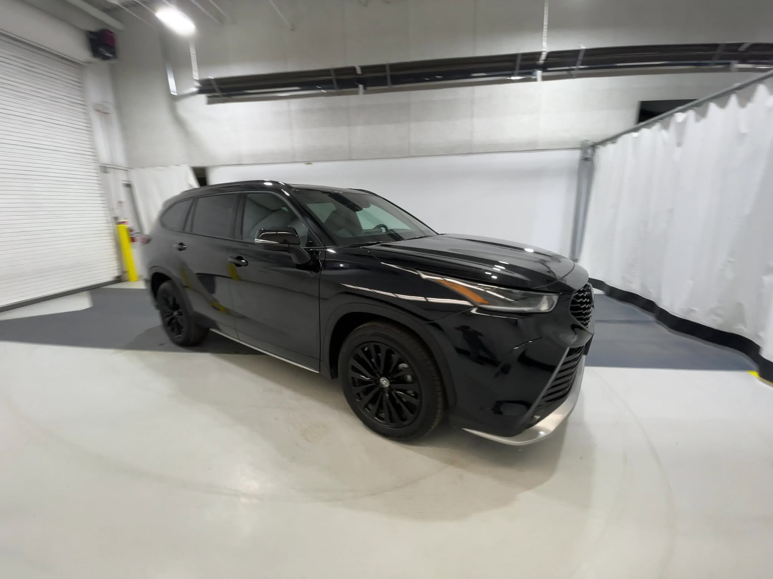 2024 Toyota Highlander XSE 2