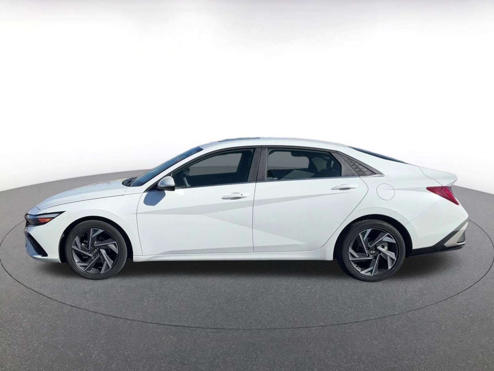 Thumbnail: 2025 Hyundai Elantra - 9