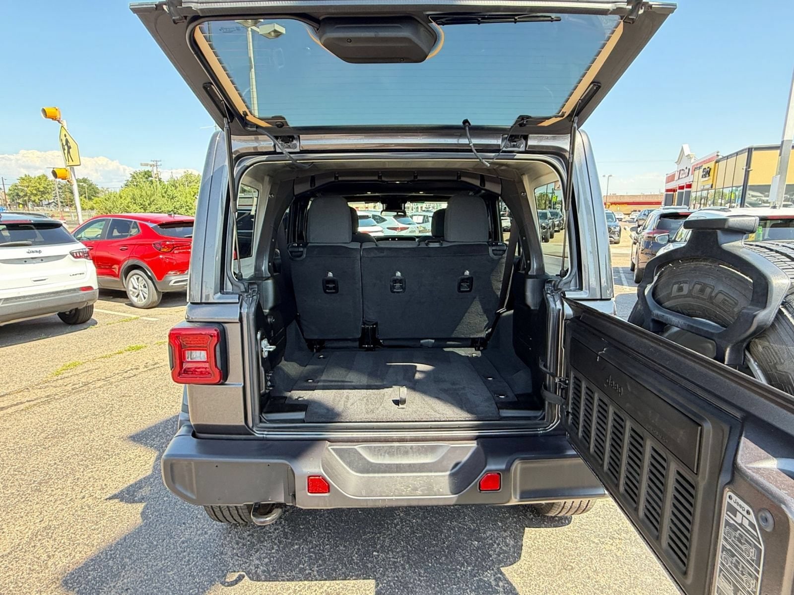 Thumbnail: 2025 Jeep Wrangler - 30