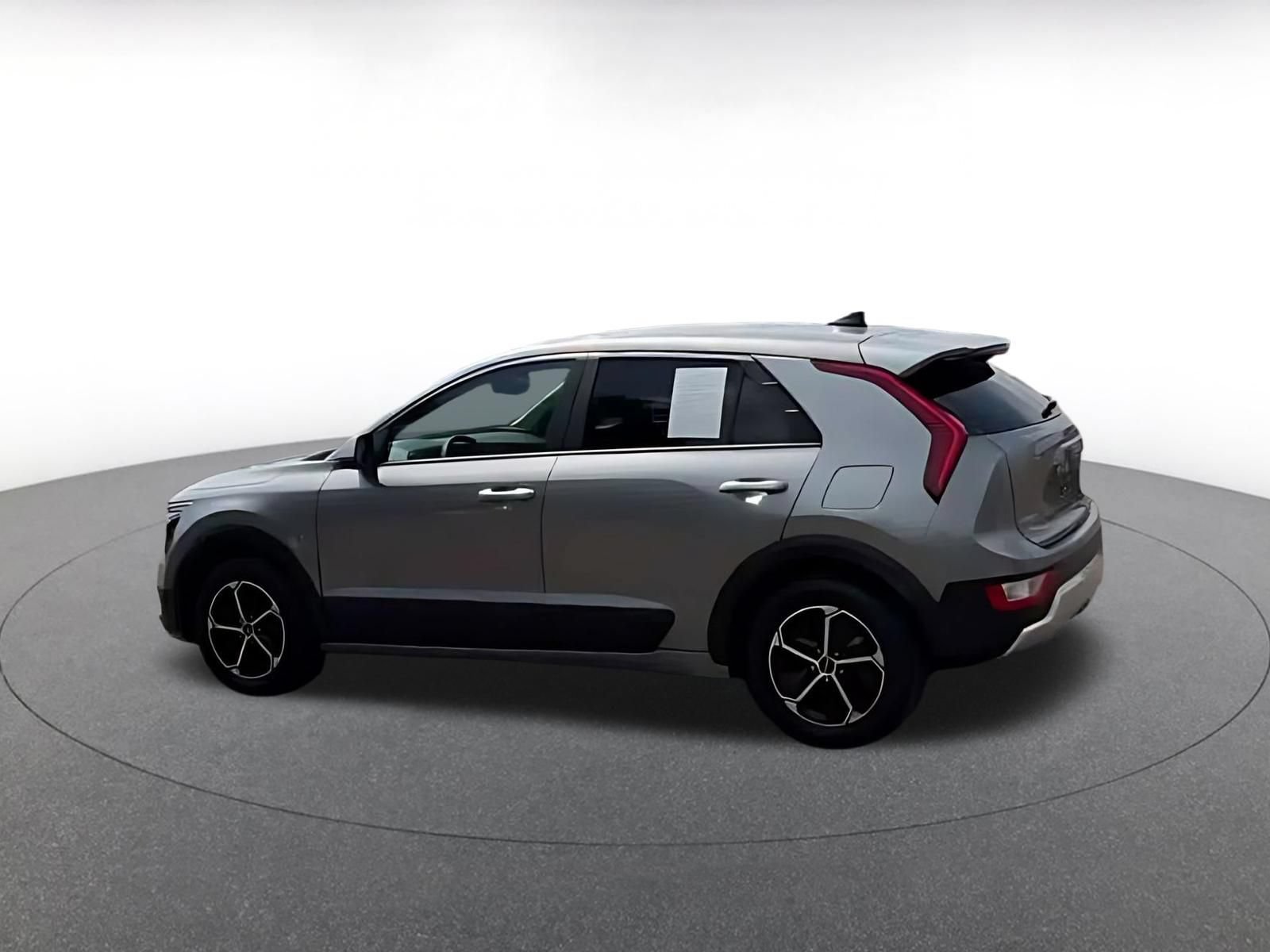 Thumbnail: 2026 Kia Niro - 12