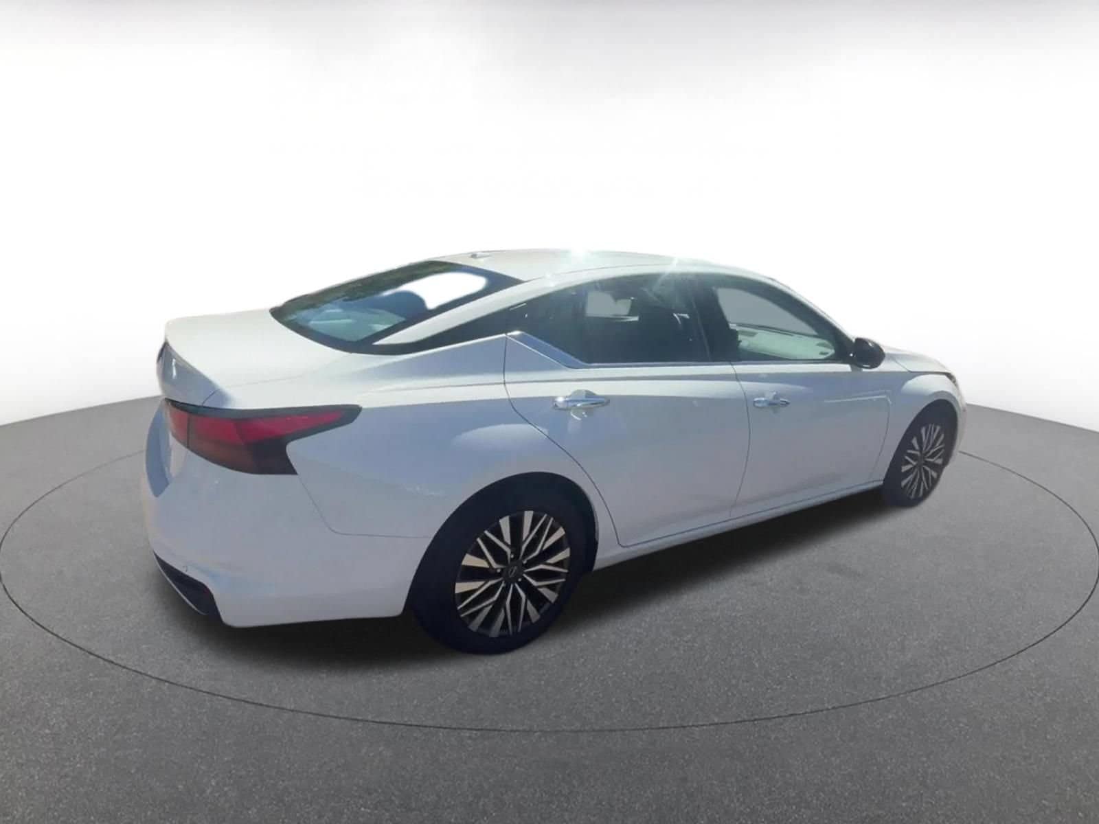 Thumbnail: 2025 Nissan Altima - 15