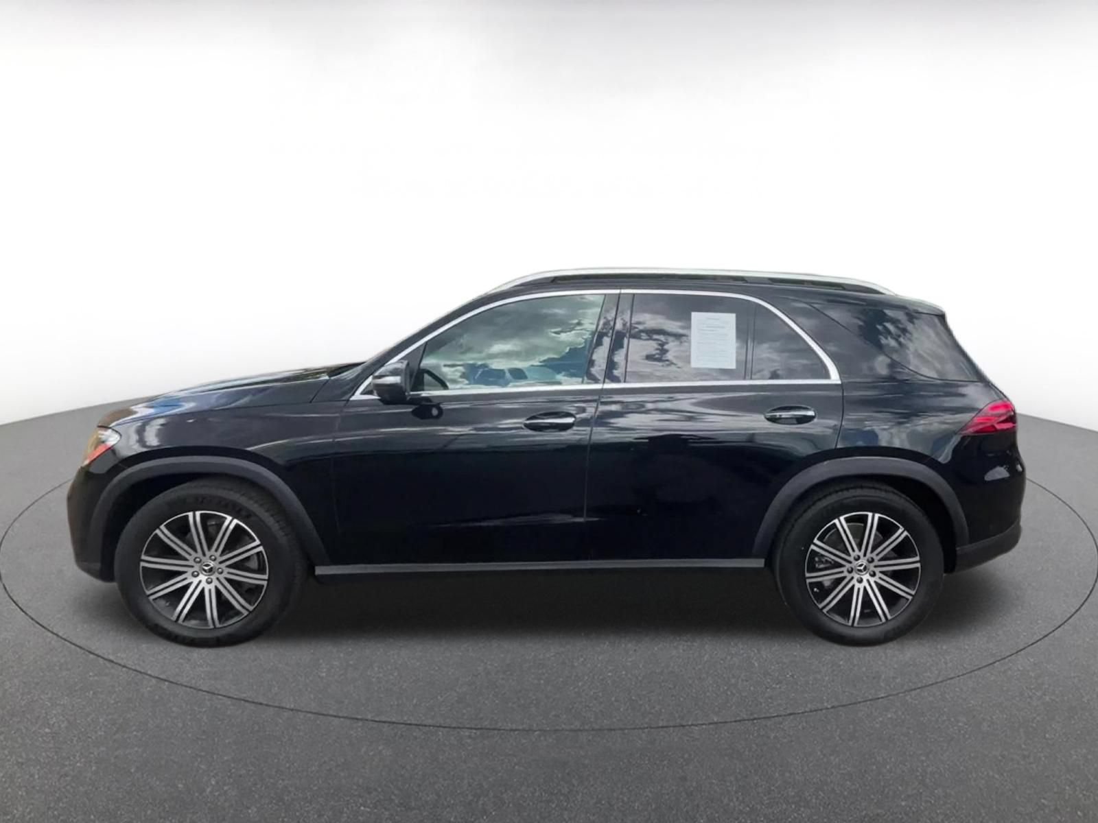 Thumbnail: 2026 Mercedes-Benz GLE - 9