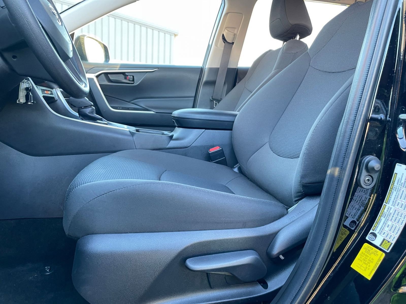 Thumbnail: 2025 Toyota RAV4 - 27