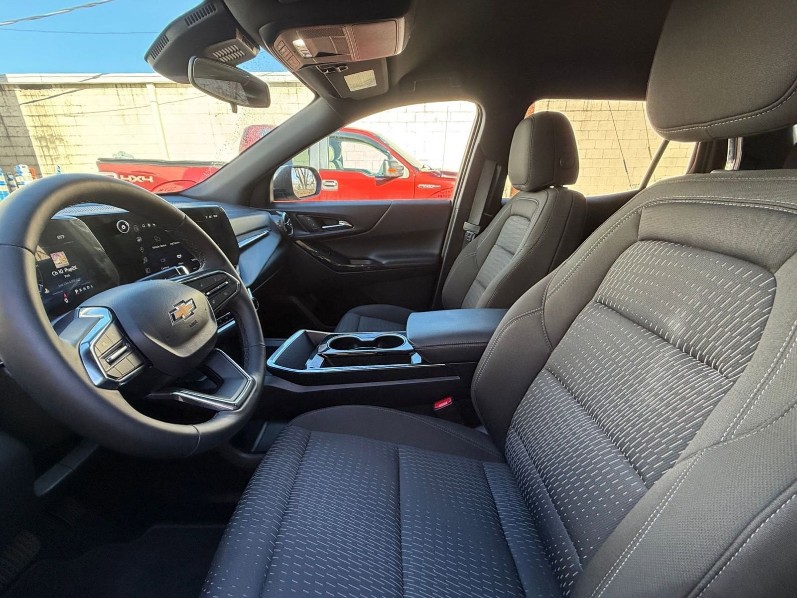 Thumbnail: 2025 Chevrolet Equinox - 25