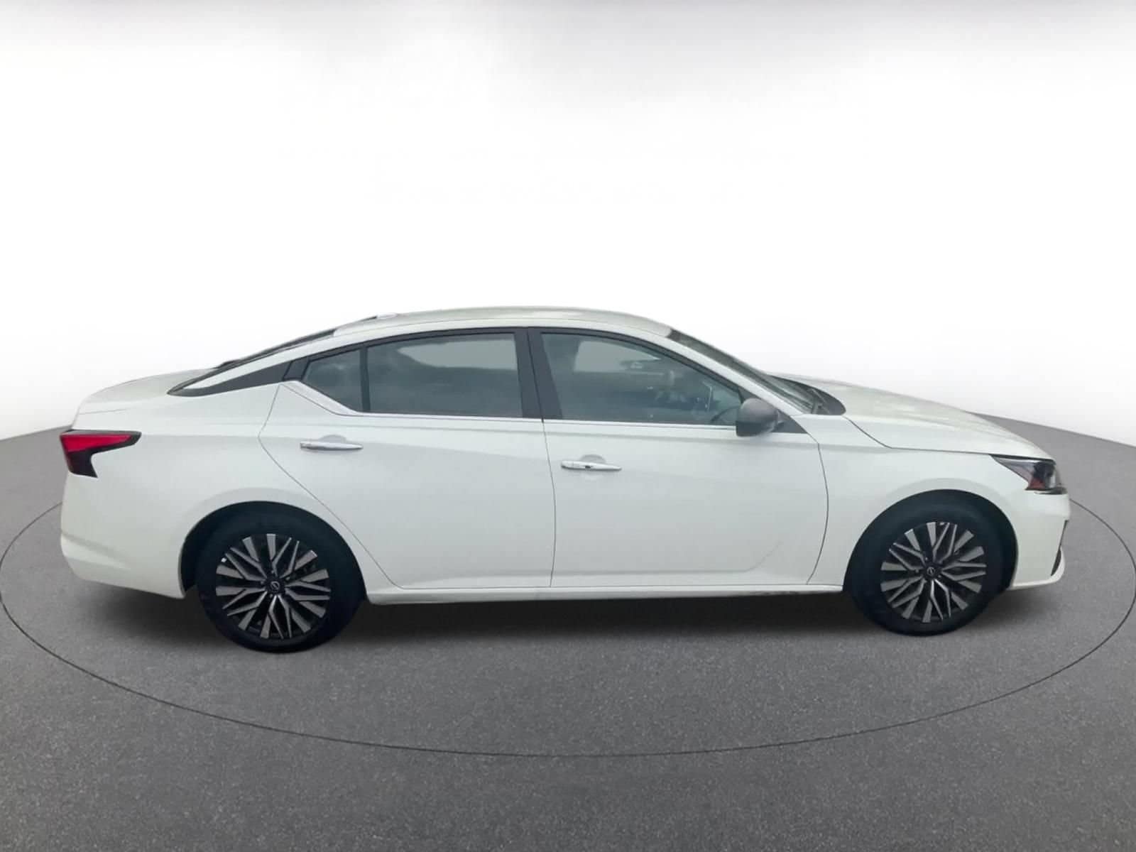 Thumbnail: 2025 Nissan Altima - 16