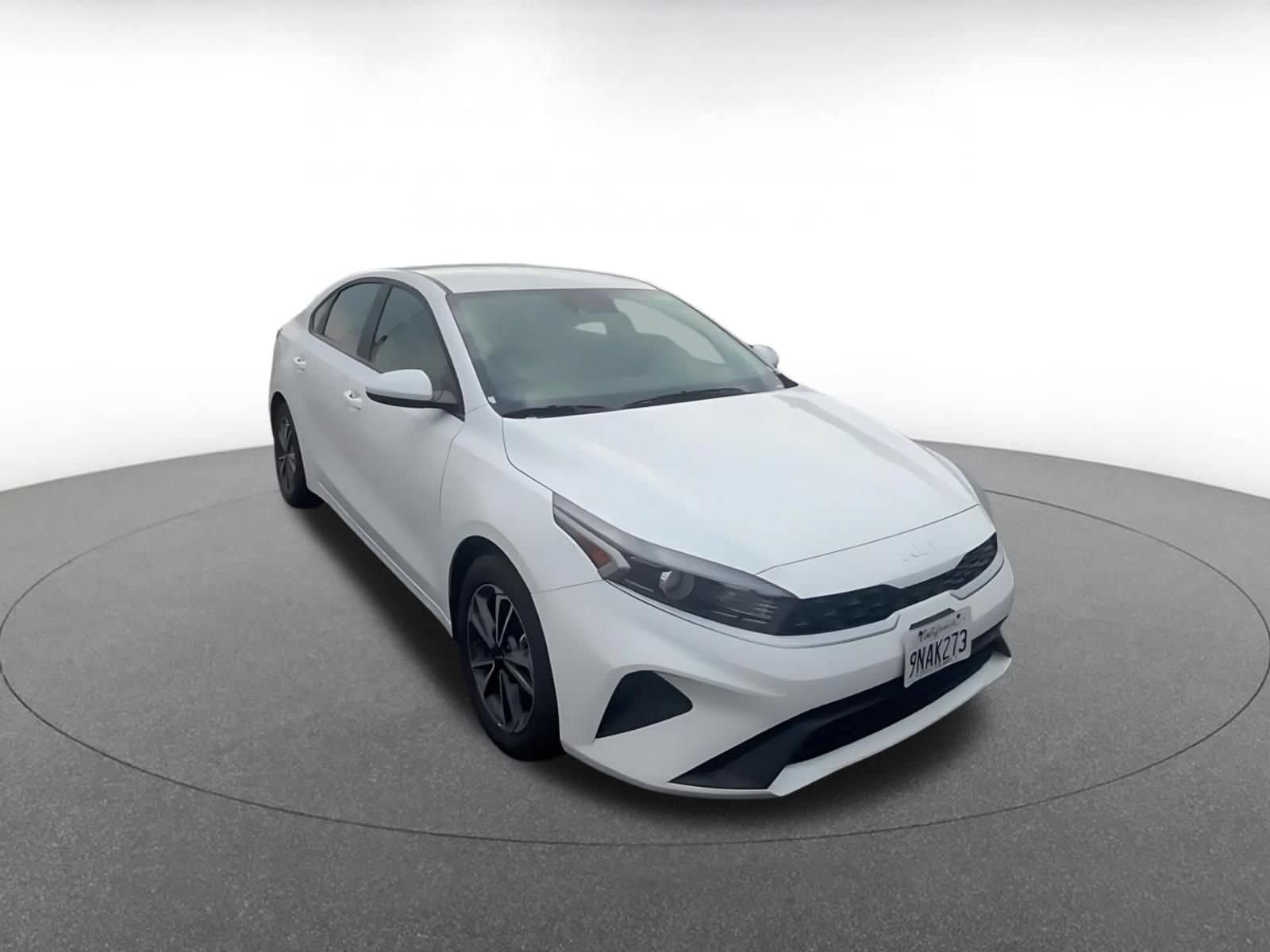 Thumbnail: 2024 Kia Forte - 3