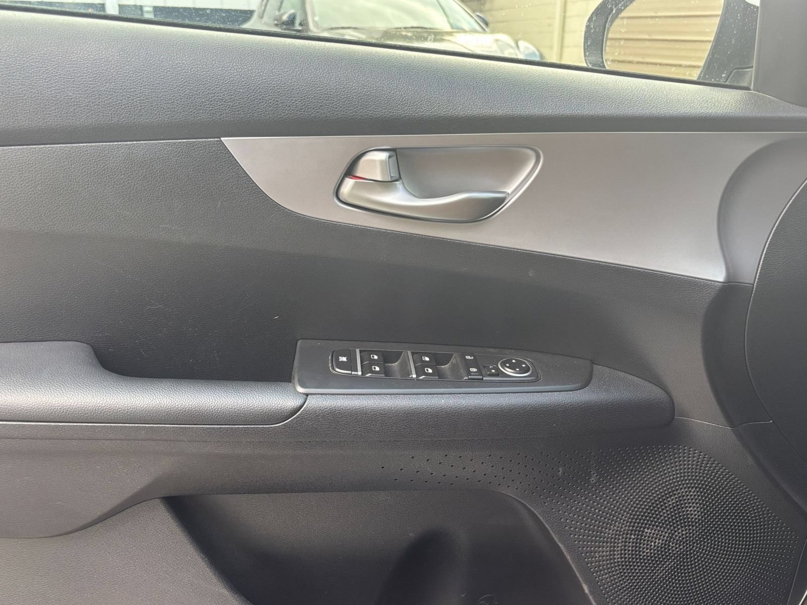 Thumbnail: 2024 Kia Forte - 18