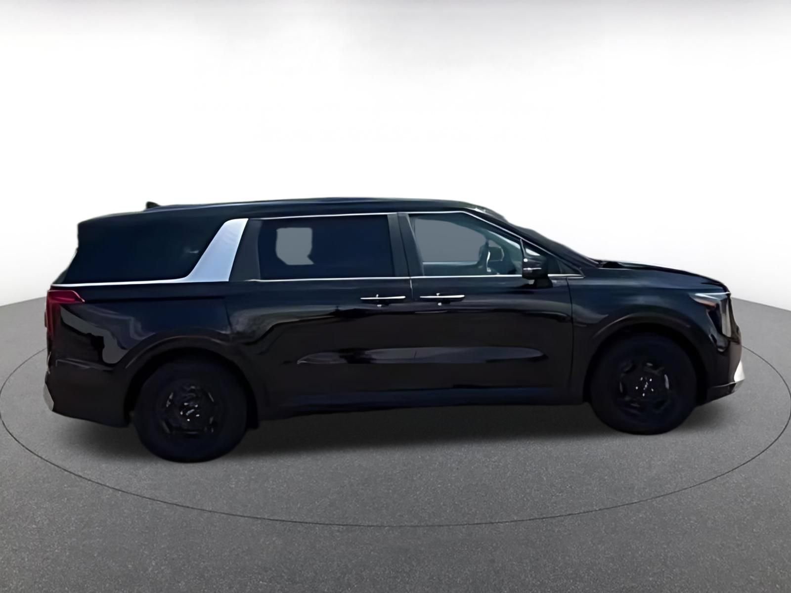Thumbnail: 2026 Kia Carnival - 10
