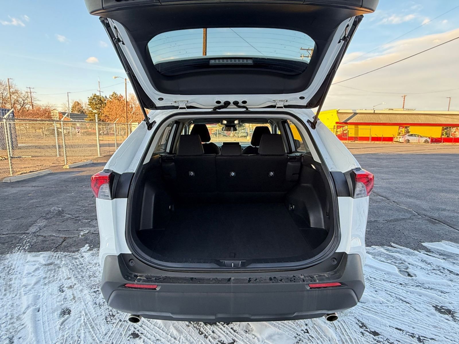 Thumbnail: 2025 Toyota RAV4 - 31