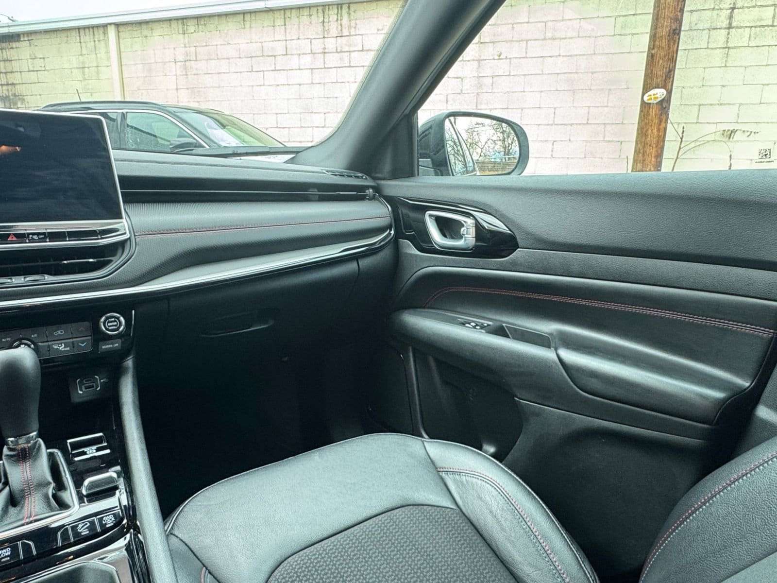 Thumbnail: 2025 Jeep Compass - 34