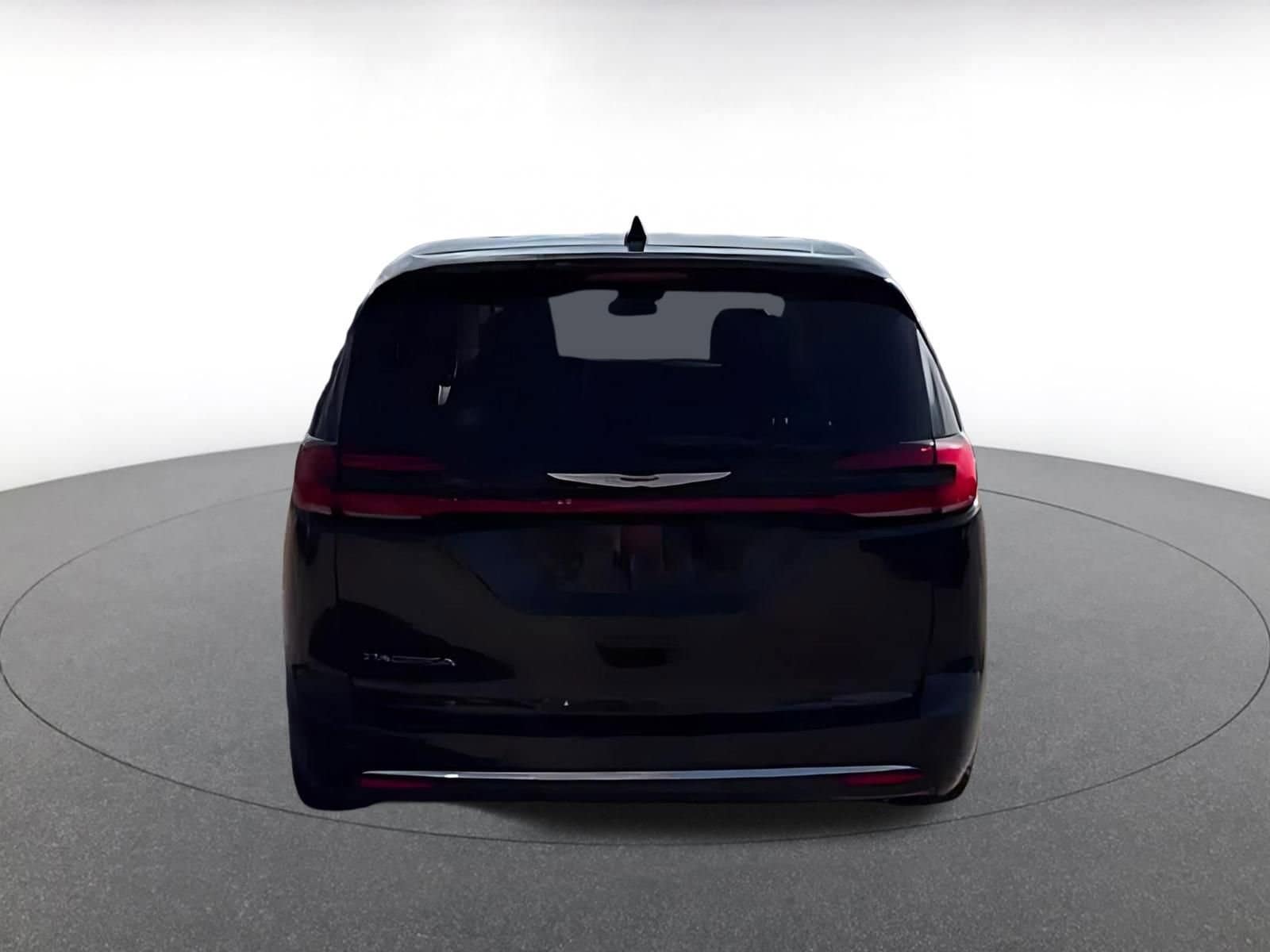 Thumbnail: 2023 Chrysler Pacifica - 11