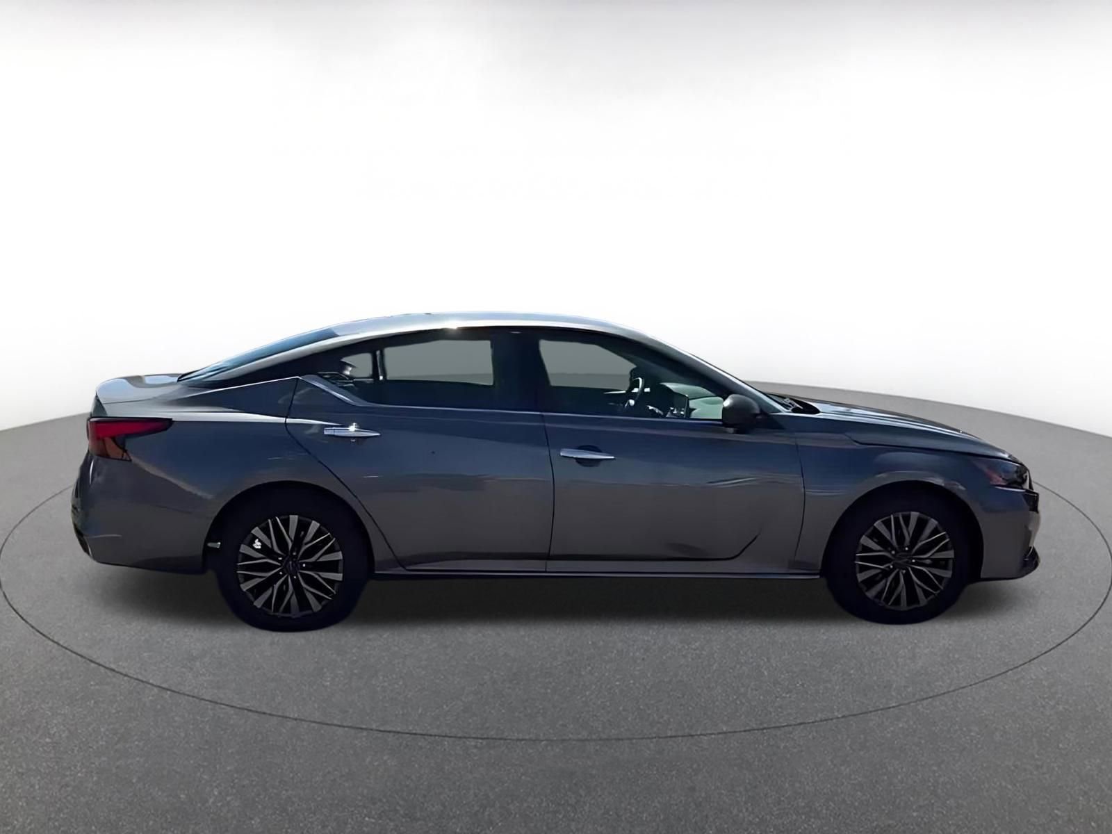 Thumbnail: 2025 Nissan Altima - 12