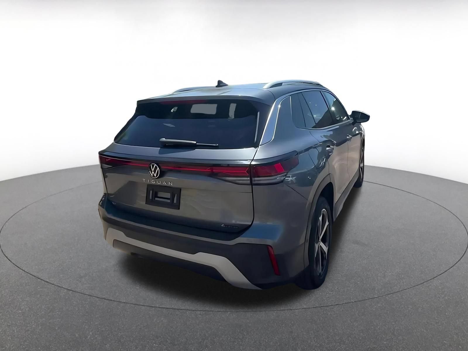 Thumbnail: 2026 Volkswagen Tiguan - 14