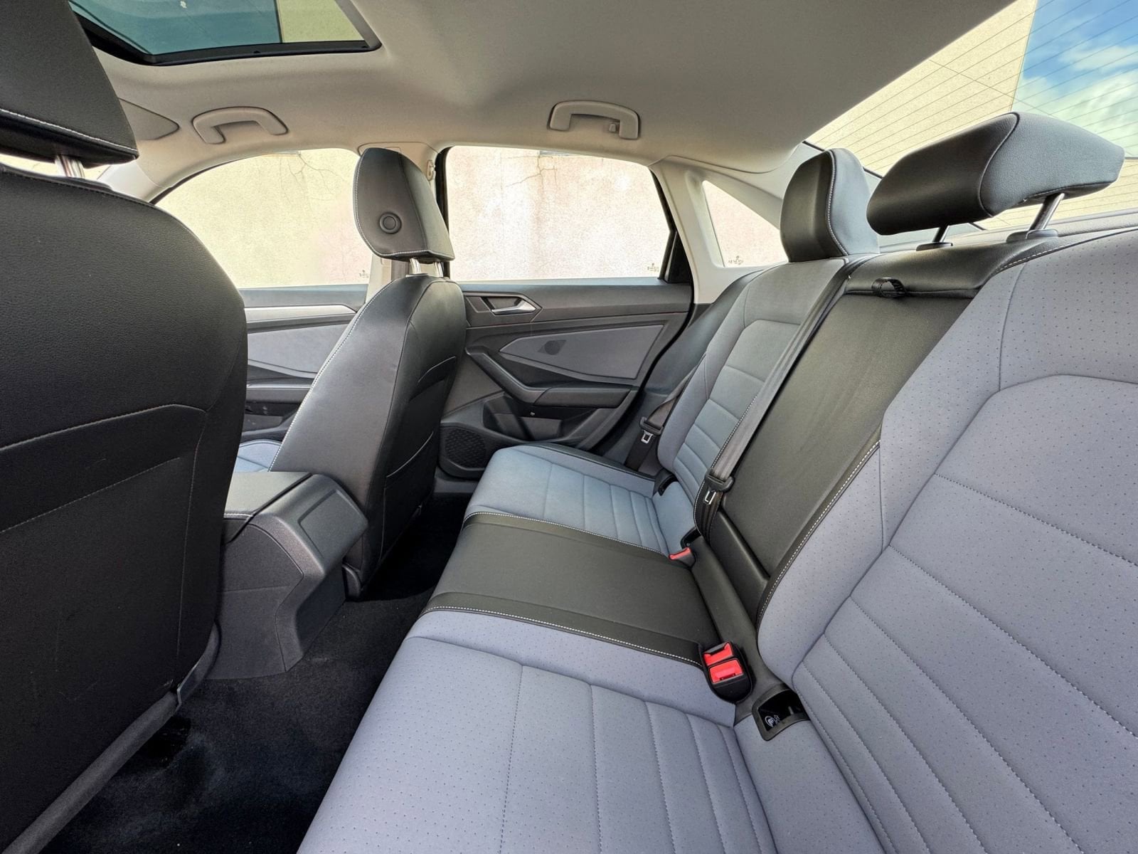 Thumbnail: 2025 Volkswagen Jetta - 24