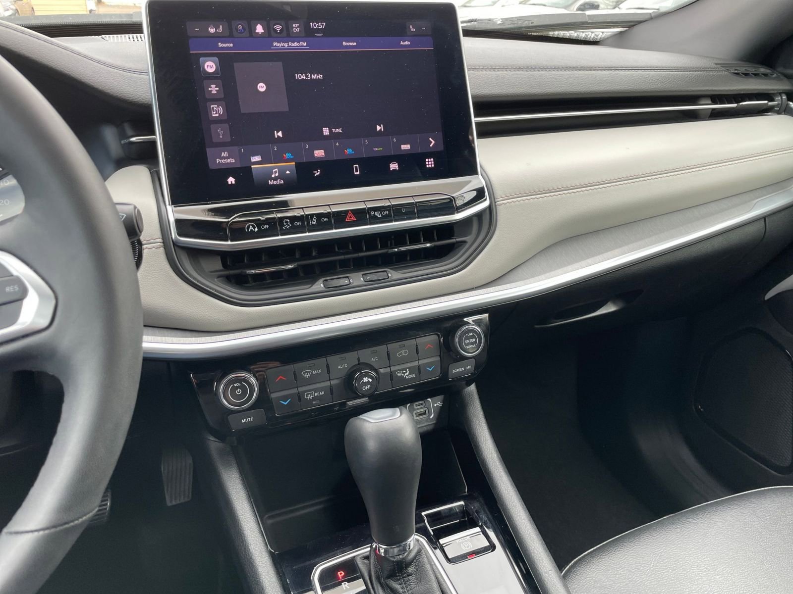 Thumbnail: 2025 Jeep Compass - 17