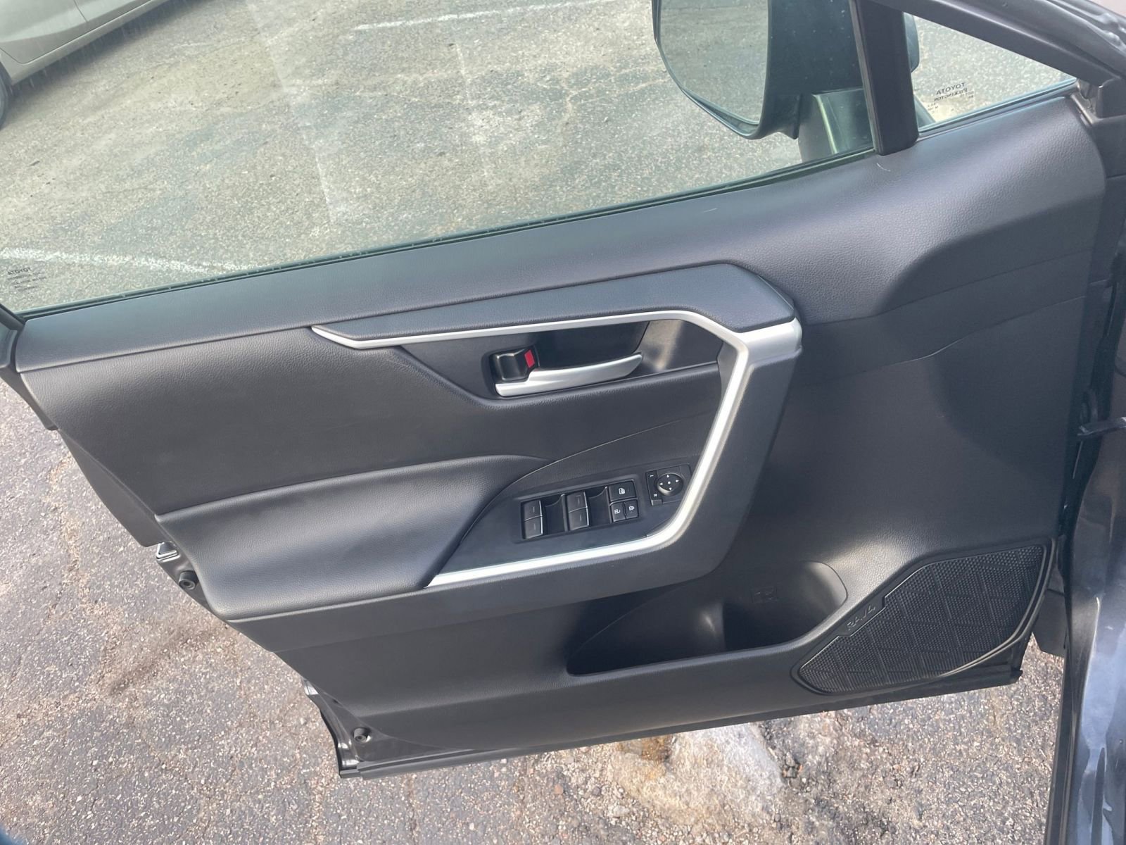 Thumbnail: 2025 Toyota RAV4 - 20