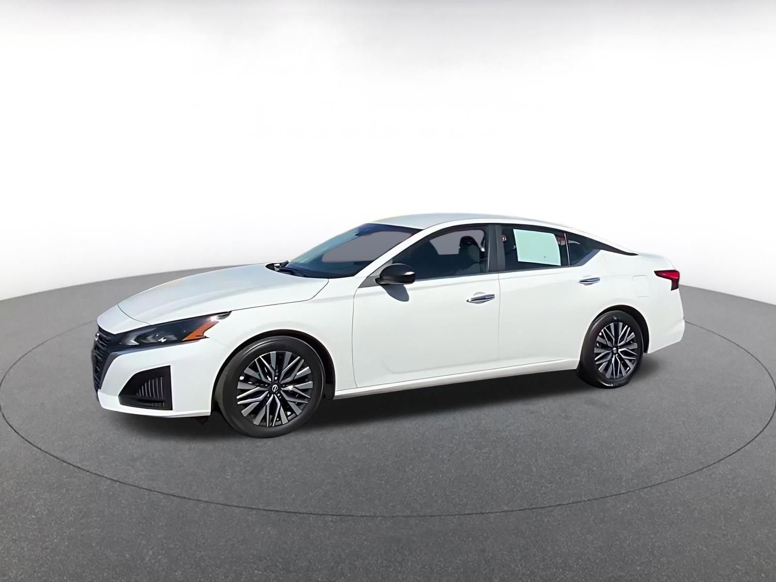 Thumbnail: 2025 Nissan Altima - 4