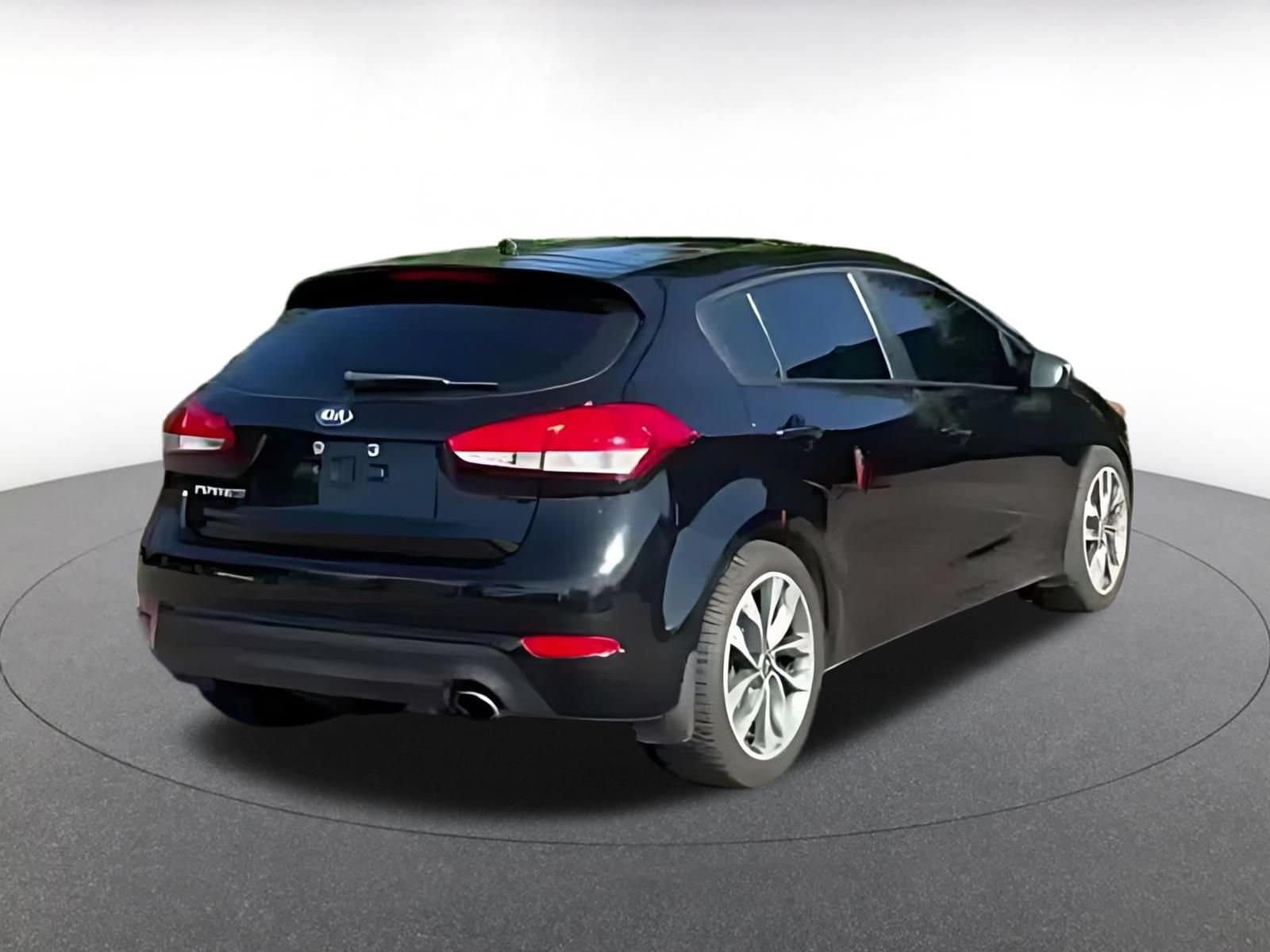 Thumbnail: 2018 Kia Forte - 12