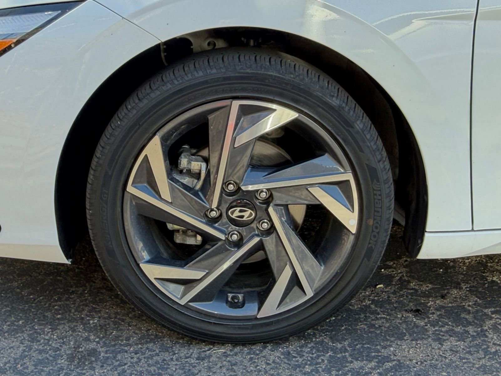 Thumbnail: 2025 Hyundai Elantra - 30