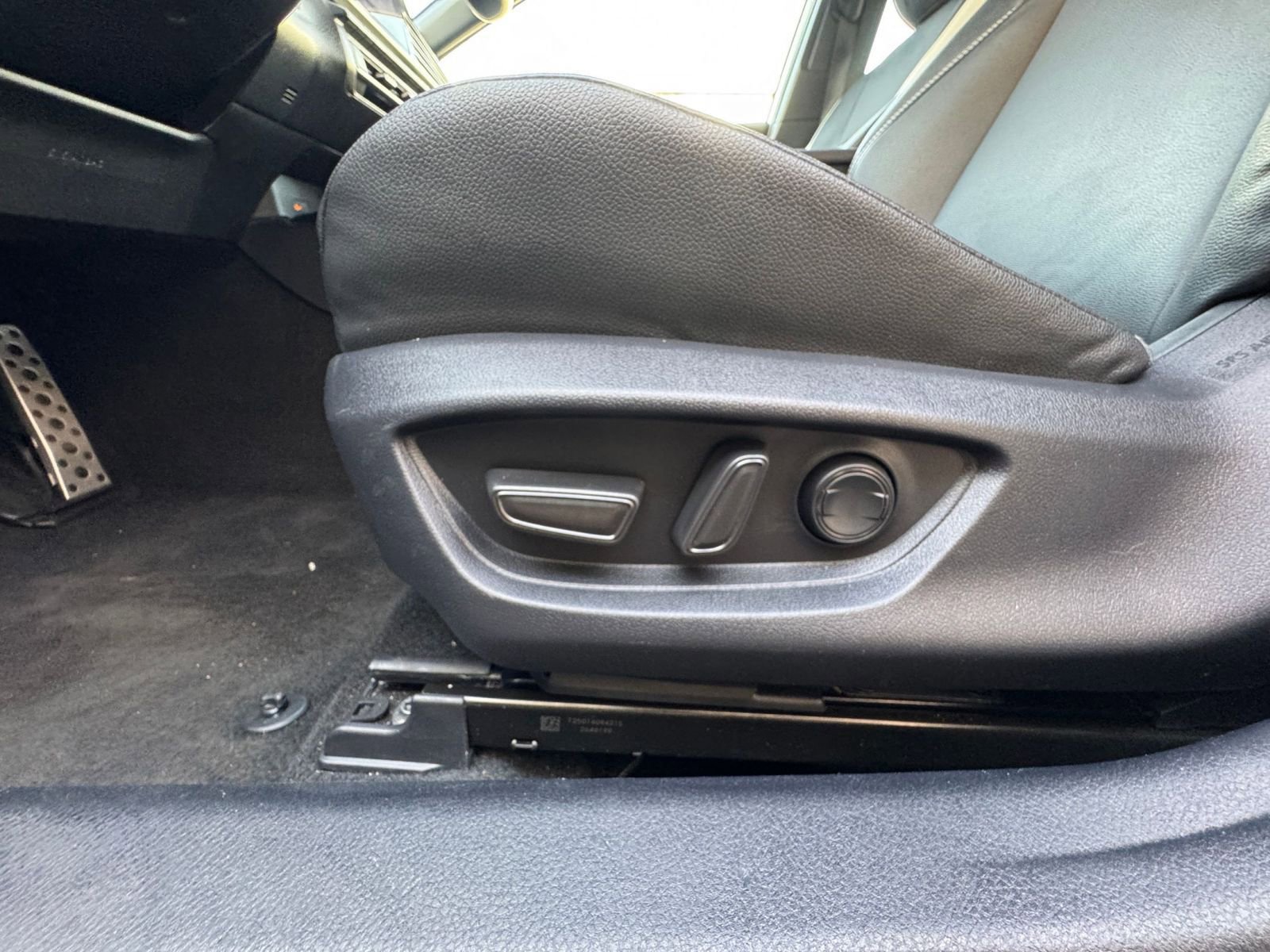 Thumbnail: 2025 Toyota Camry - 23