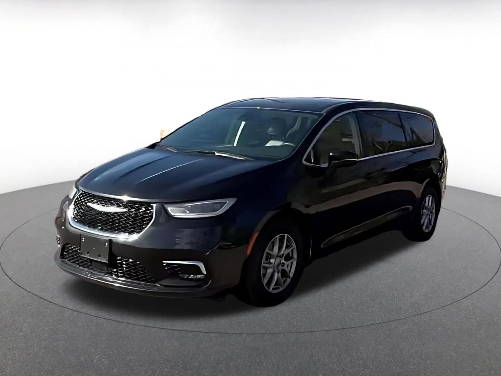 Thumbnail: 2023 Chrysler Pacifica - 7