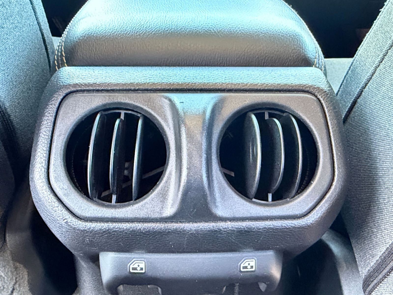 Thumbnail: 2025 Jeep Wrangler - 23