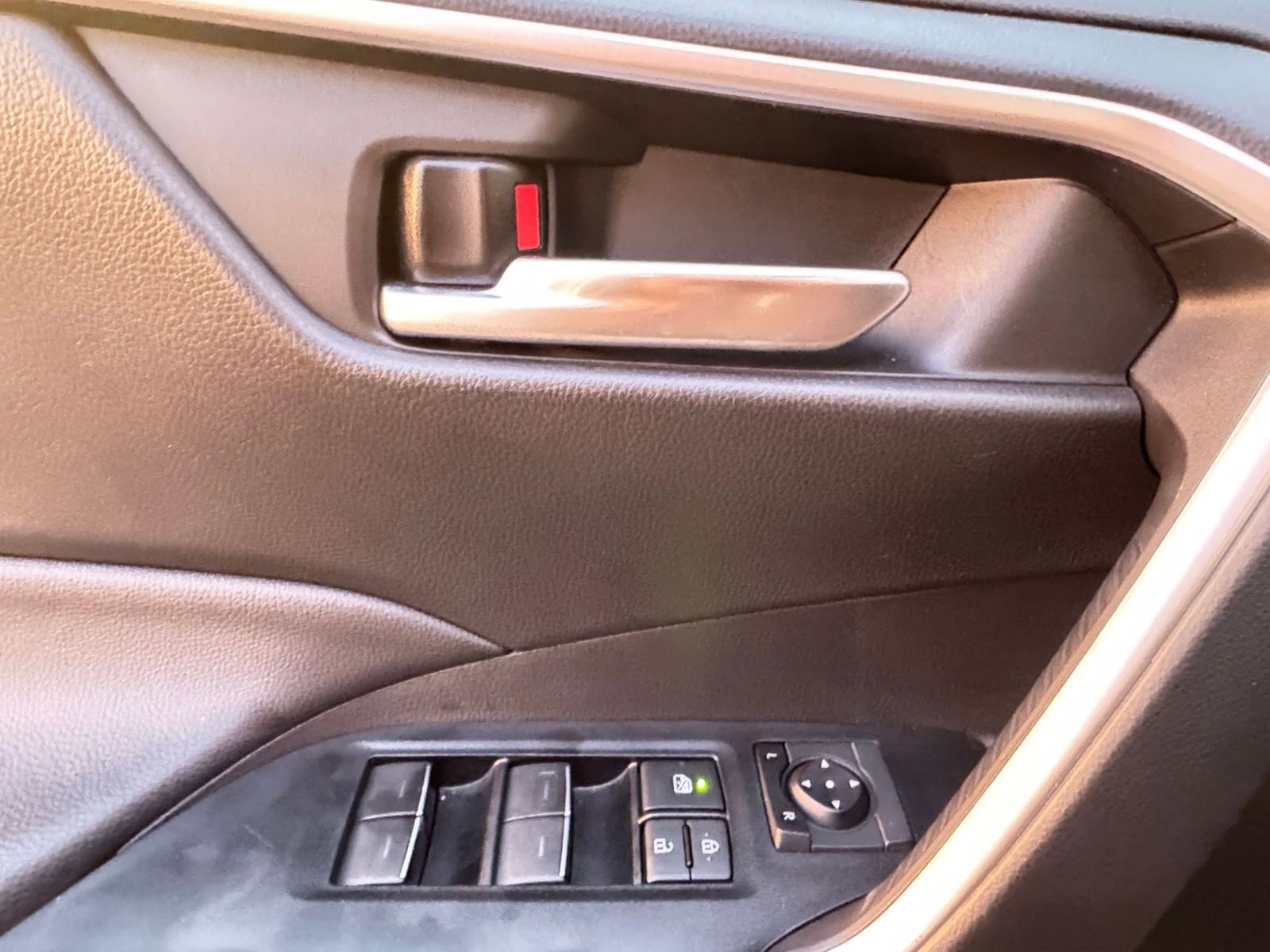 Thumbnail: 2025 Toyota RAV4 - 20