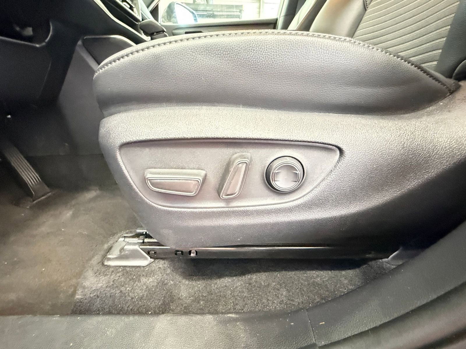 Thumbnail: 2025 Toyota Highlander - 22