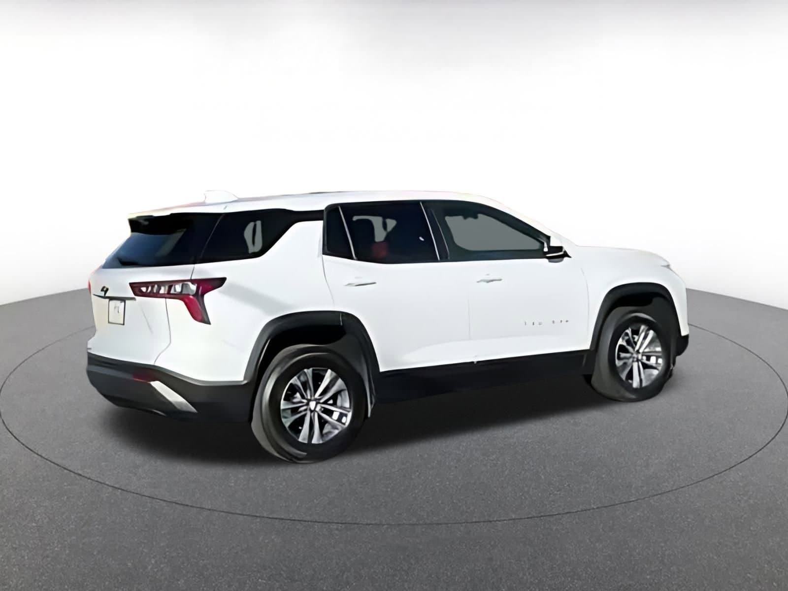 Thumbnail: 2025 Chevrolet Equinox - 3