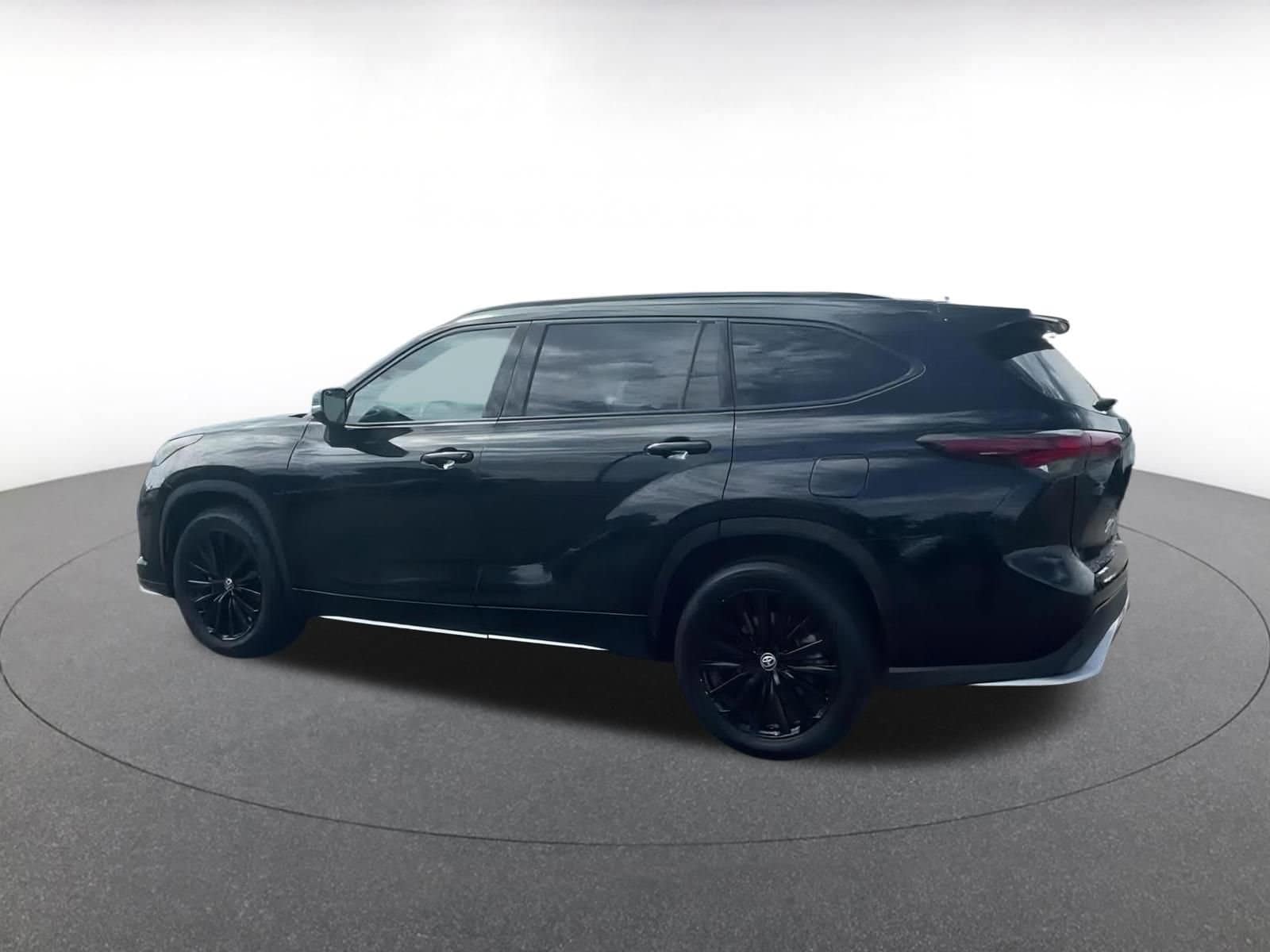 2024 Toyota Highlander XSE 8