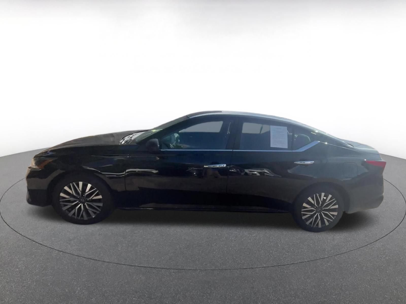 Thumbnail: 2025 Nissan Altima - 8