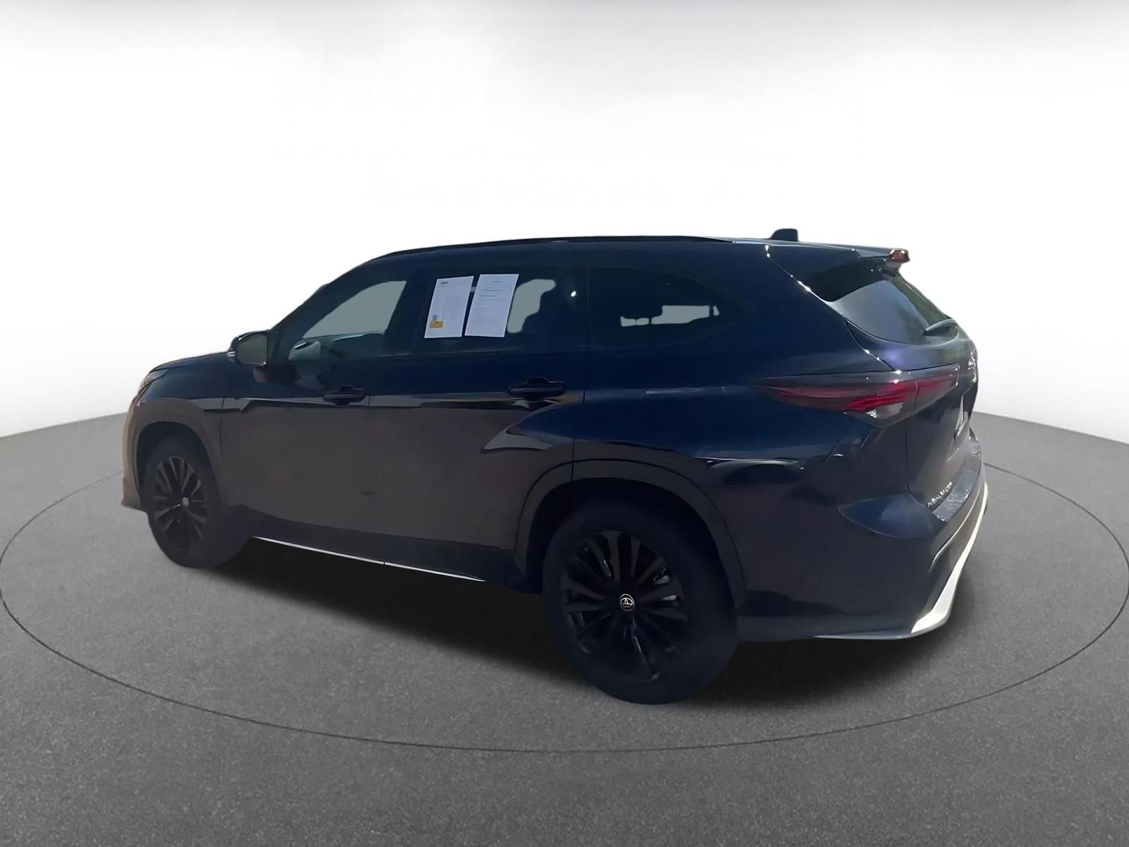Thumbnail: 2025 Toyota Highlander - 10