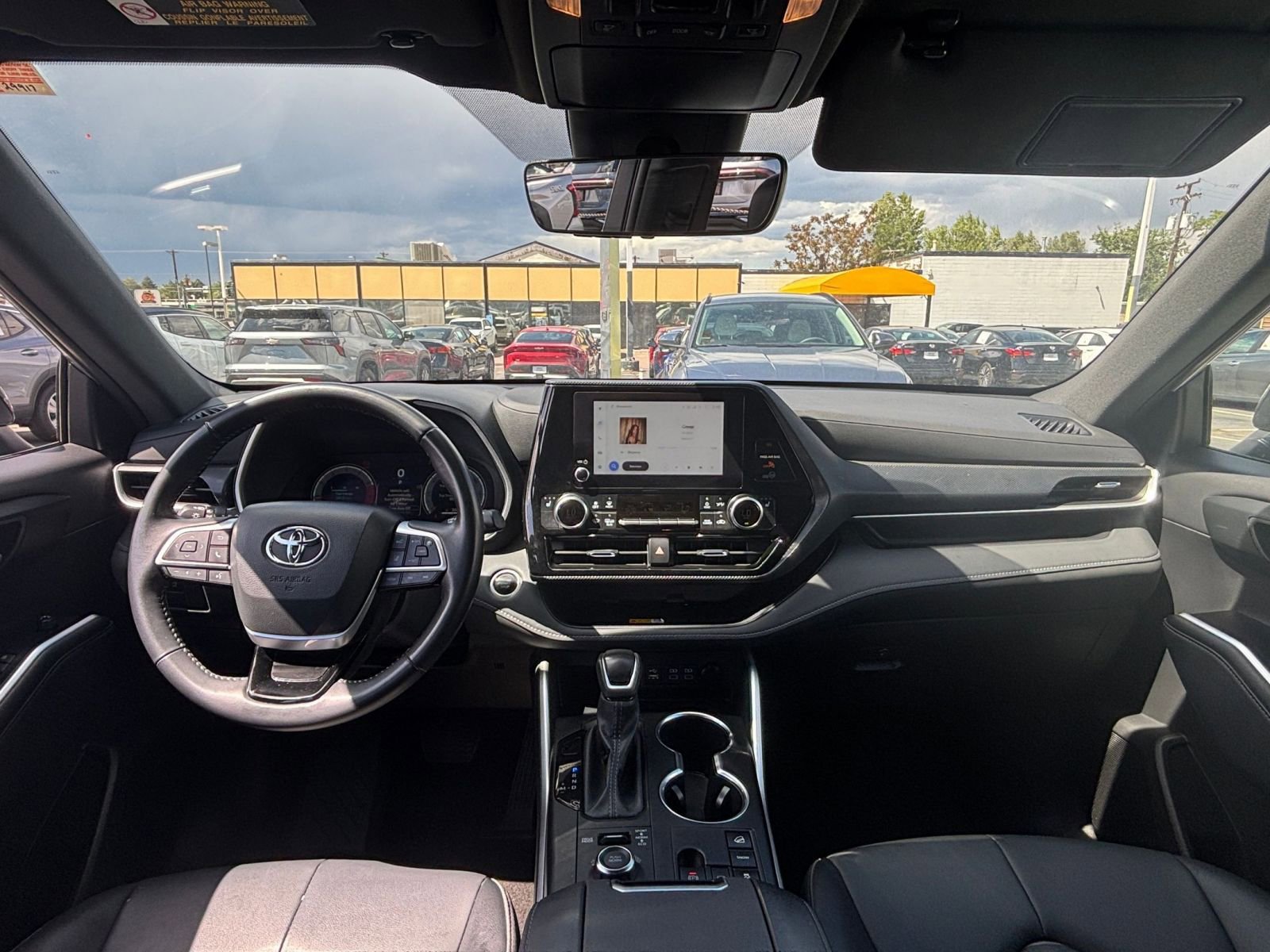 Thumbnail: 2025 Toyota Highlander - 33