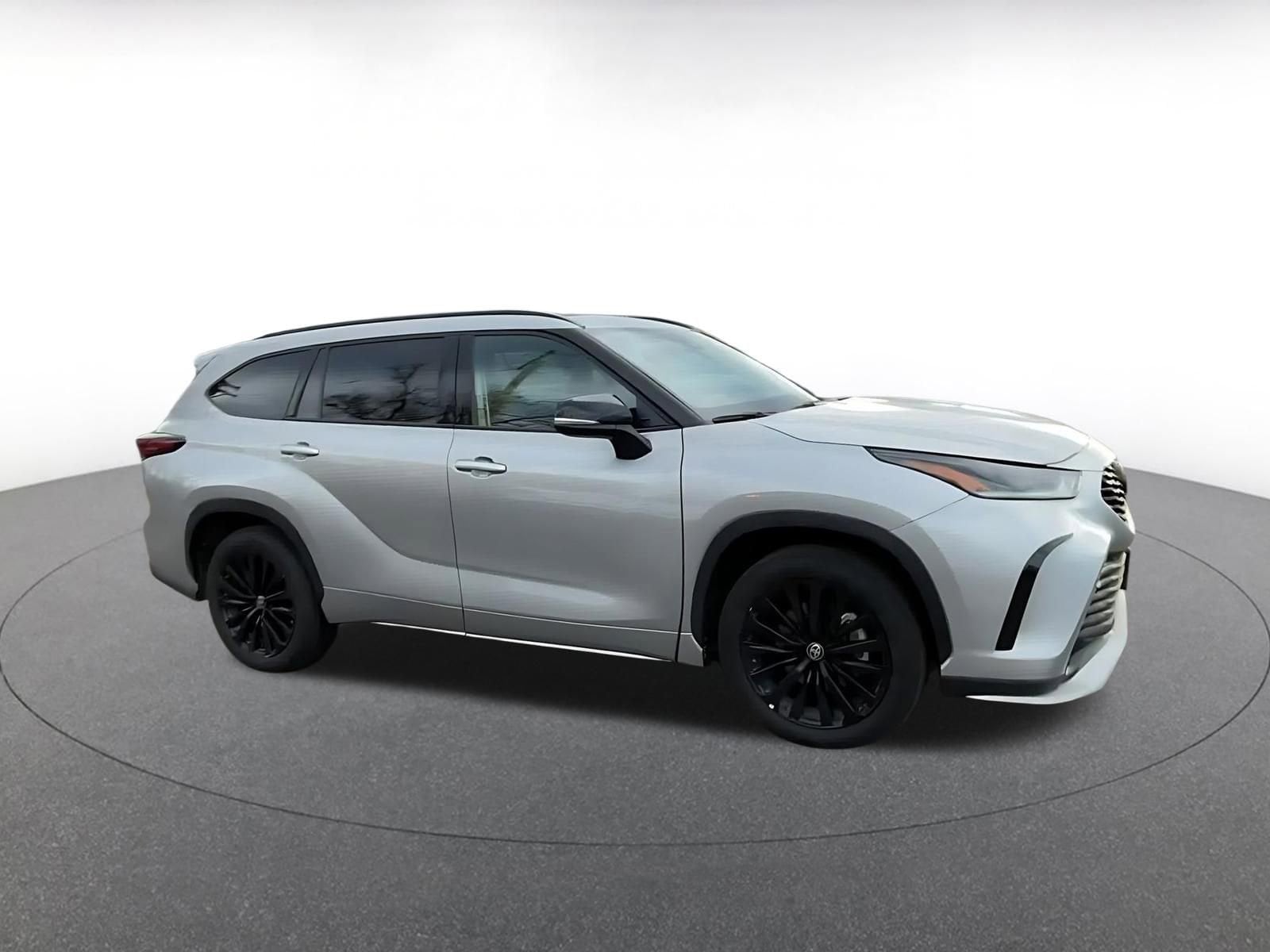 Thumbnail: 2025 Toyota Highlander - 2
