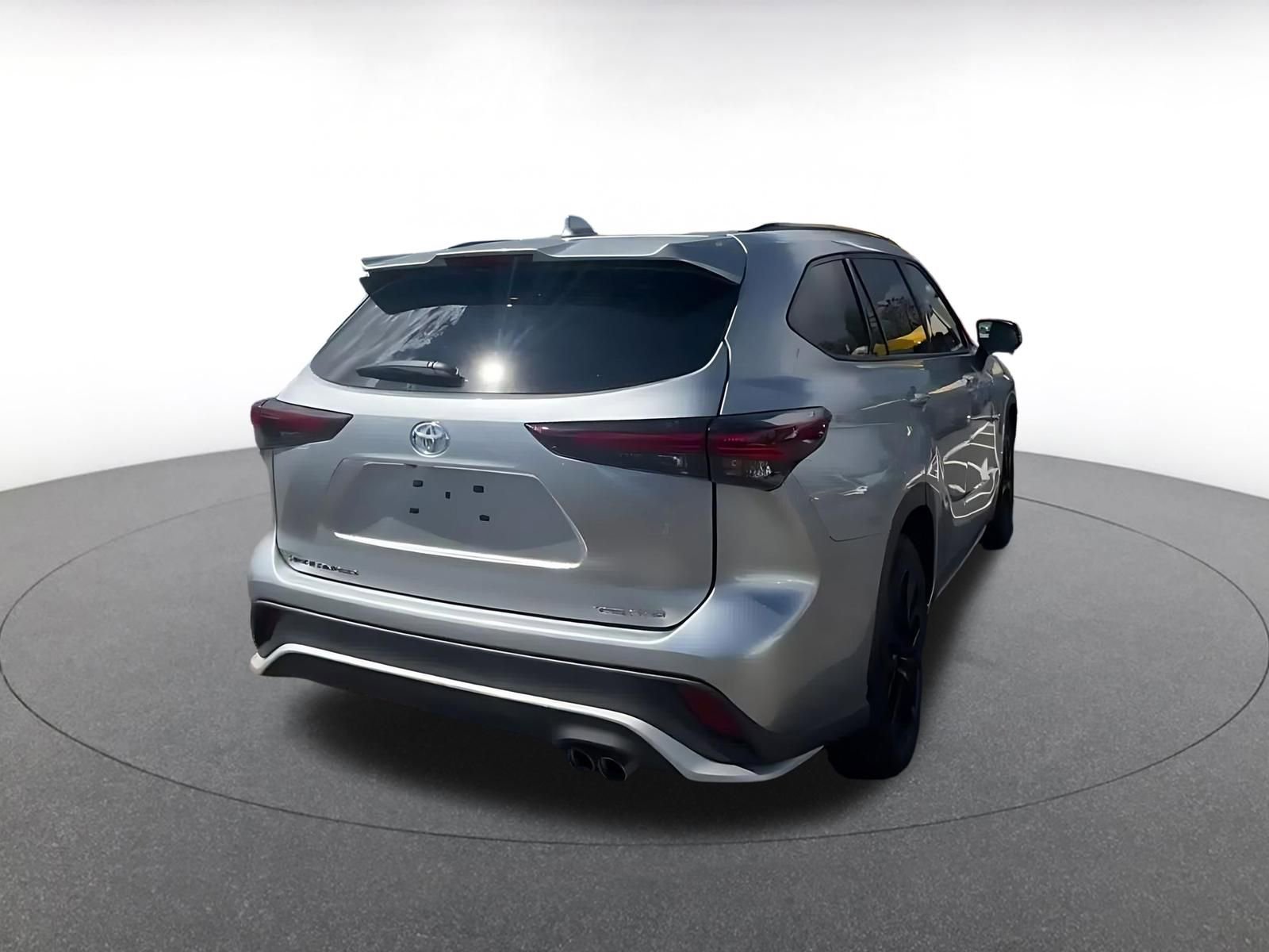 Thumbnail: 2025 Toyota Highlander - 15