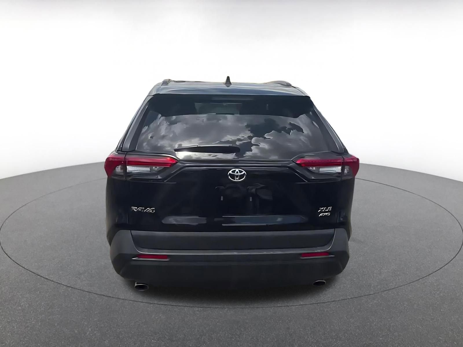 Thumbnail: 2025 Toyota RAV4 - 12
