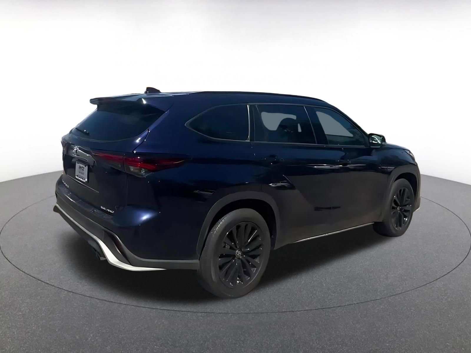 Thumbnail: 2025 Toyota Highlander - 14