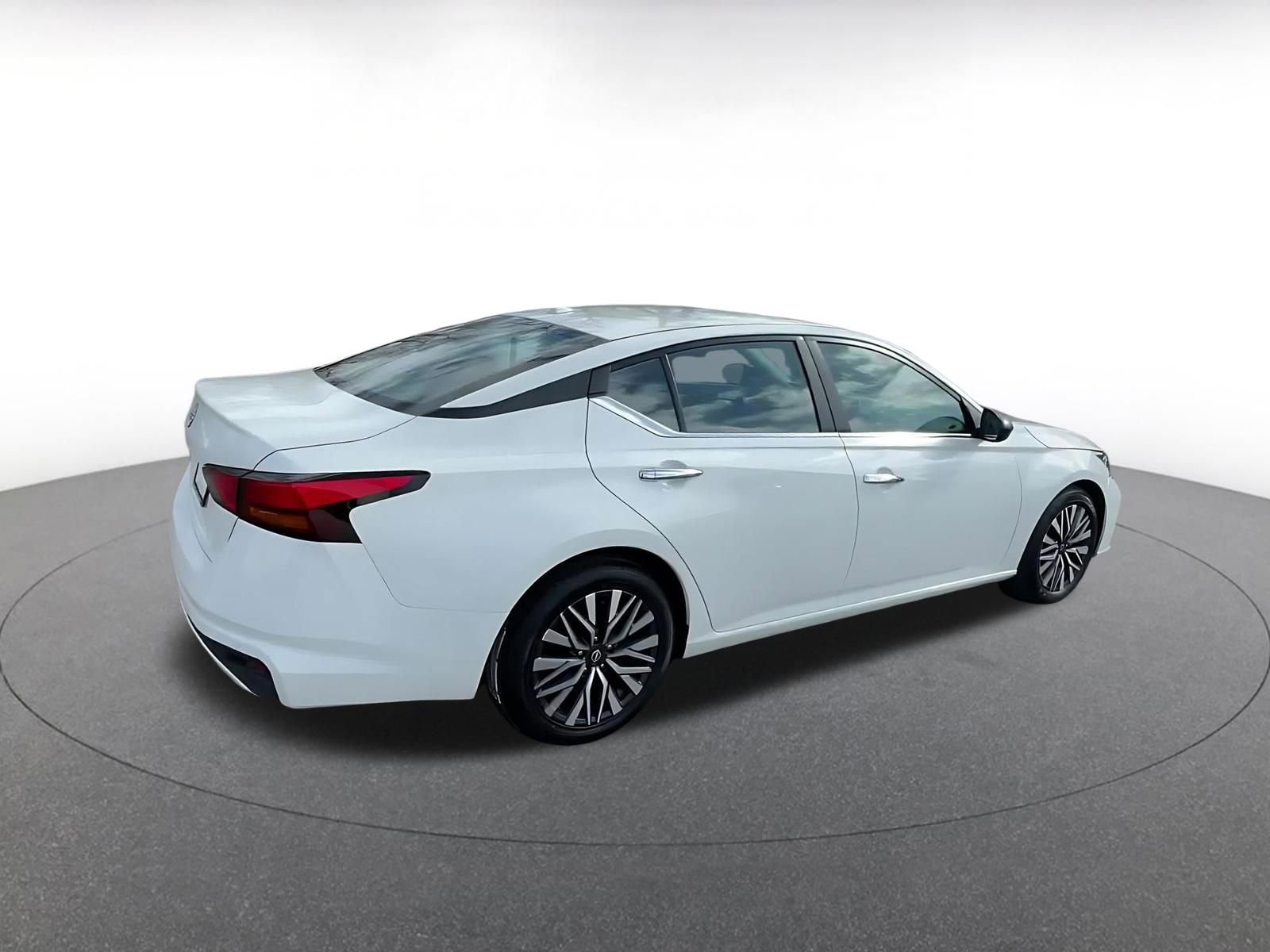 Thumbnail: 2025 Nissan Altima - 14