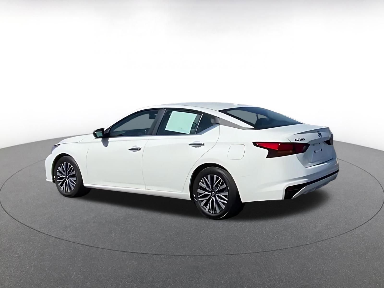 Thumbnail: 2025 Nissan Altima - 8