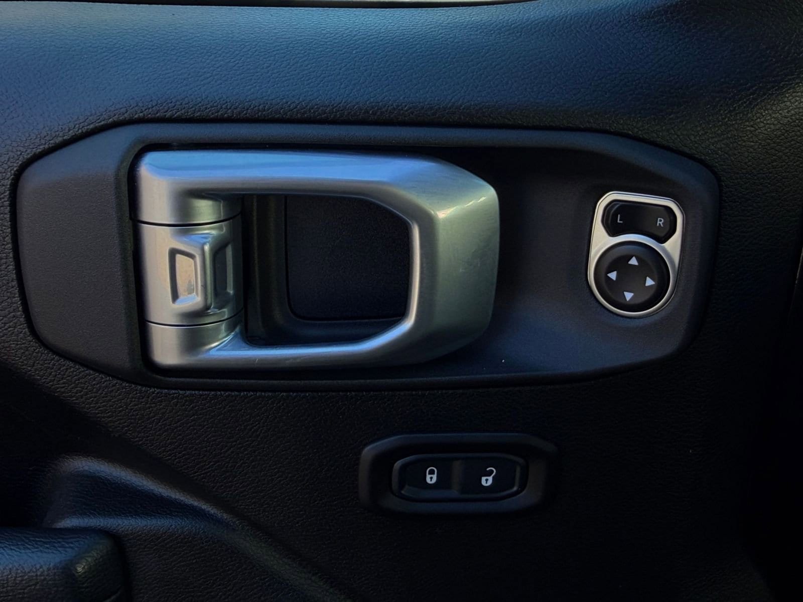 Thumbnail: 2025 Jeep Wrangler - 20