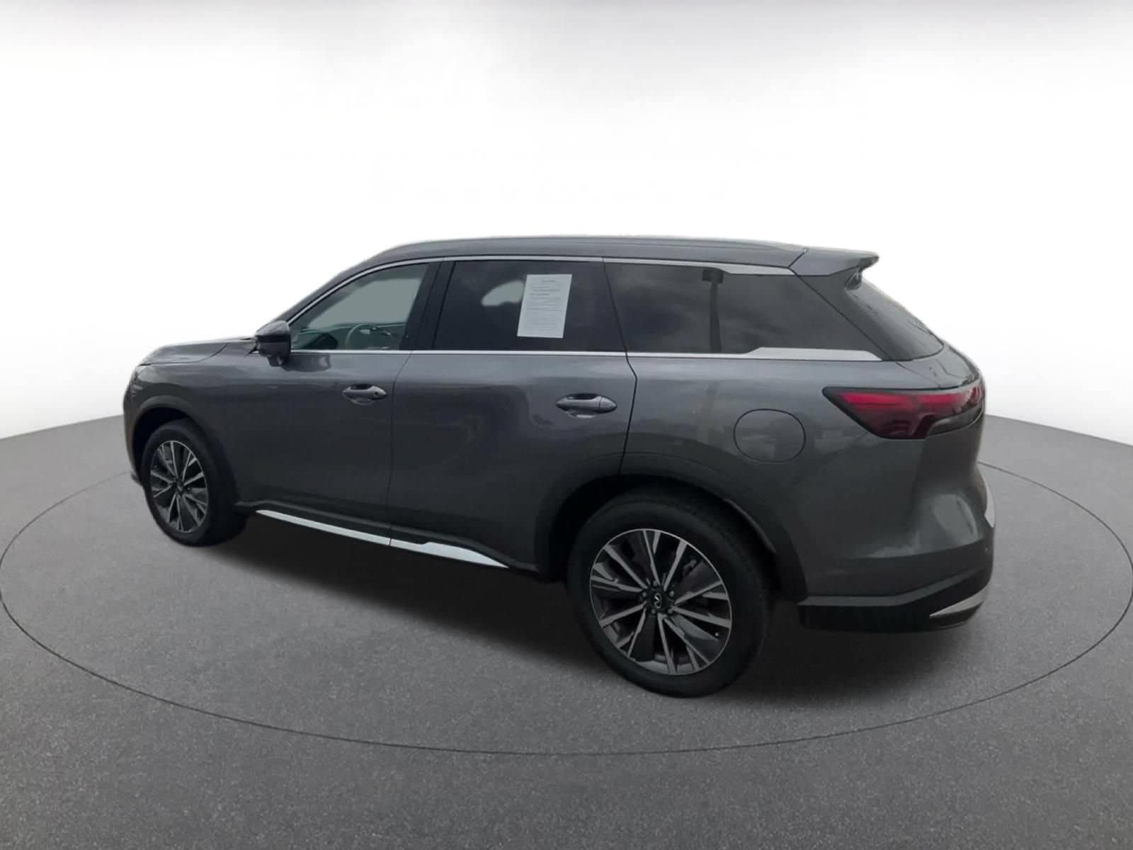Thumbnail: 2026 INFINITI QX60 - 10