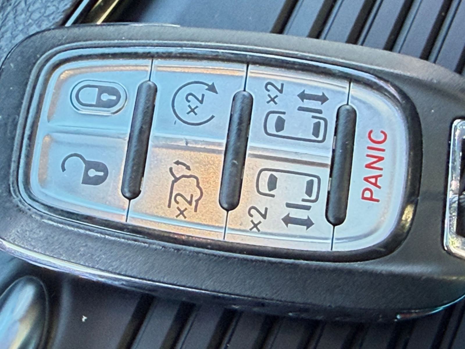 Thumbnail: 2025 Chrysler Pacifica - 20